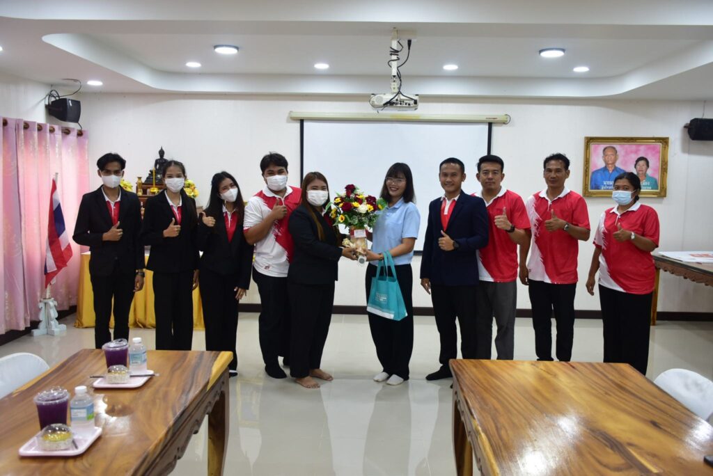 โรงเรียนวัดคลองสำโรง ร่วมแสดงความยินดีนางสาวสุวีภา ชัยยศ  ตำแหน่งครูผู้ช่วย โรงเรียนท่าหลวงวิทยาคม